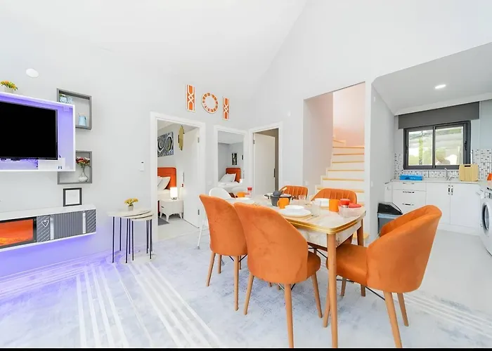 Orange House Private Garden Terrace Hot Tub Mountain Views Konyaalti 别墅 安塔利亚
